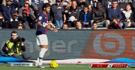 2025／26赛季英超：赛季初英超五轮不胜的阿斯顿维拉，如今竟已跻身争冠行列（2025／26英超：阿斯顿维拉从开局五轮不胜到跻身争冠行列）