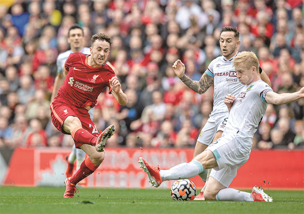 达尼洛同时斩获两座欧冠&解放者杯冠军，为历史首人