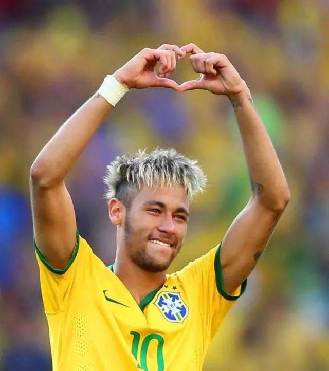 合同即将到期？内马尔：我目前的首要任务是放在桑托斯身上