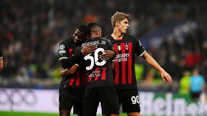 英格兰的“10号位难题”：贝林厄姆能否脱颖而出？（谁能解英格兰10号位困局：贝林厄姆是答案吗？）