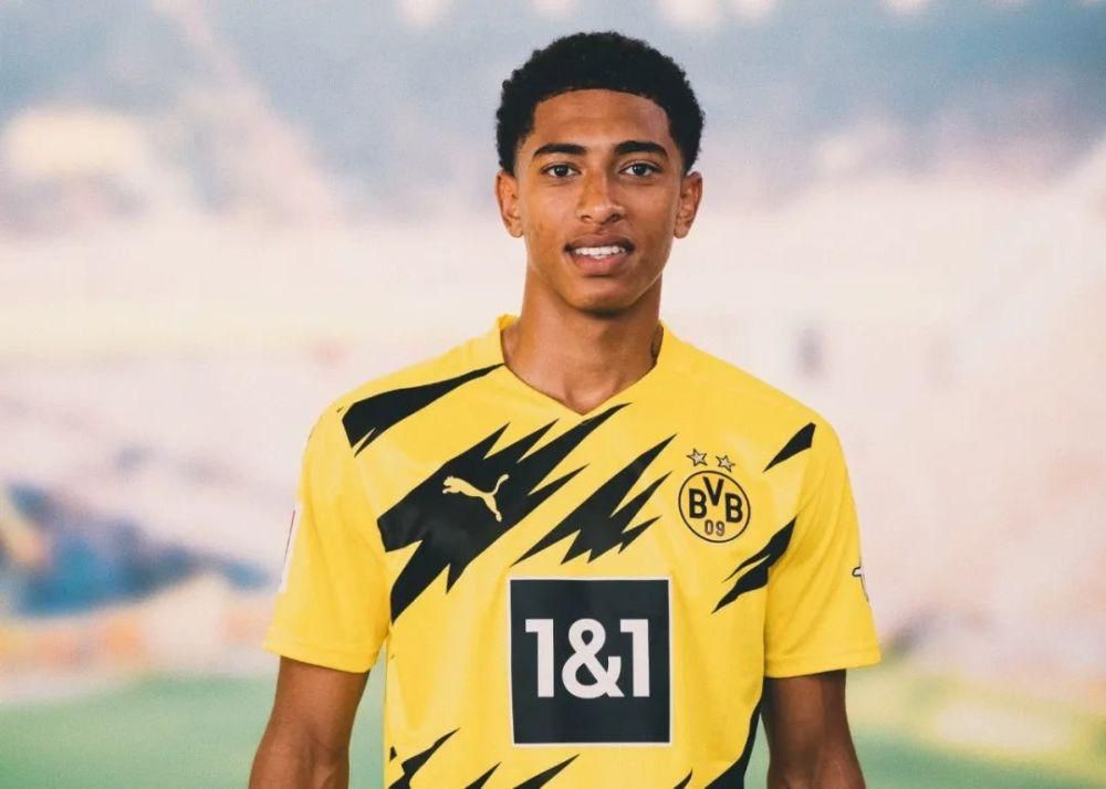 球星晒训练照：永远向前