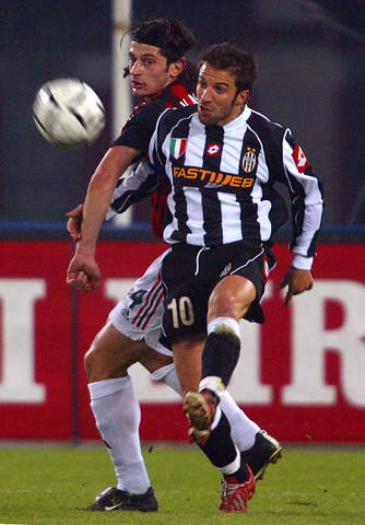 全景一览：中超中甲中乙落幕，来看三级联赛冠军+升降级球队（中超中甲中乙落幕：三级联赛冠军与升降级全览）