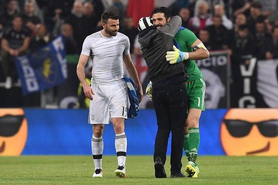 老将替补改变局势，主帅称其不可替代