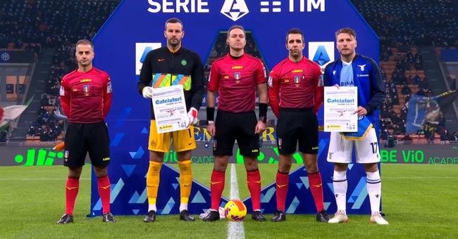 足球世界杯吉祥物亮相，造型引网友热评（世界杯吉祥物发布，外观引发网友热议）