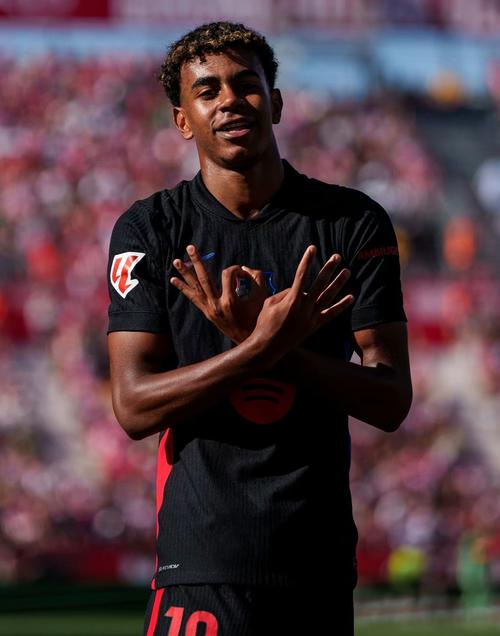 中超比赛焦点：山东泰山迎战上海申花,