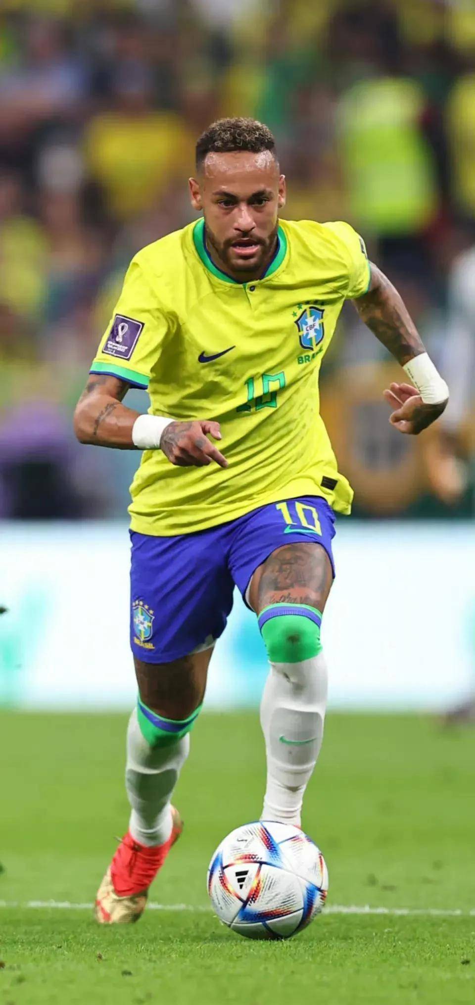 B费：我清楚曼联曾想让我走；其他球员不像我一样重视俱乐部（B费：我知道曼联曾想放我走；部分球员对俱乐部的重视不及我）