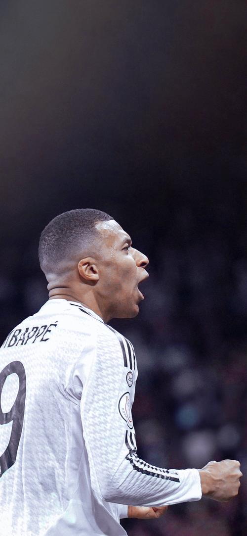 国足友谊赛战胜日本展现新阵容（国足友谊赛击败日本，崭新阵容亮相）