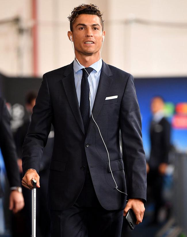 佩德里：梅西是我心中的最佳 期望与他再次并肩作战（佩德里：梅西在我心中无可替代，盼再度与他并肩作战）